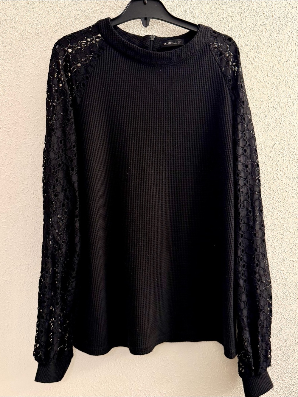 Miholl Black Lace-Sleeve Thermal Pullover